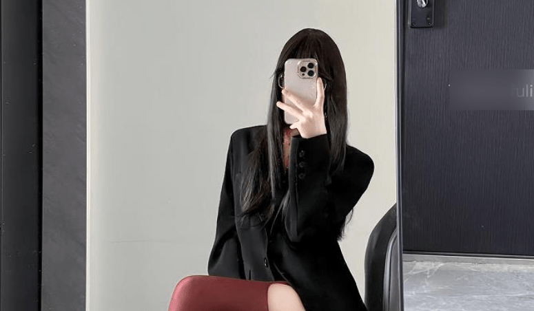 李怼怼超凶个人简介，岛遇嘿丝主题变装-1