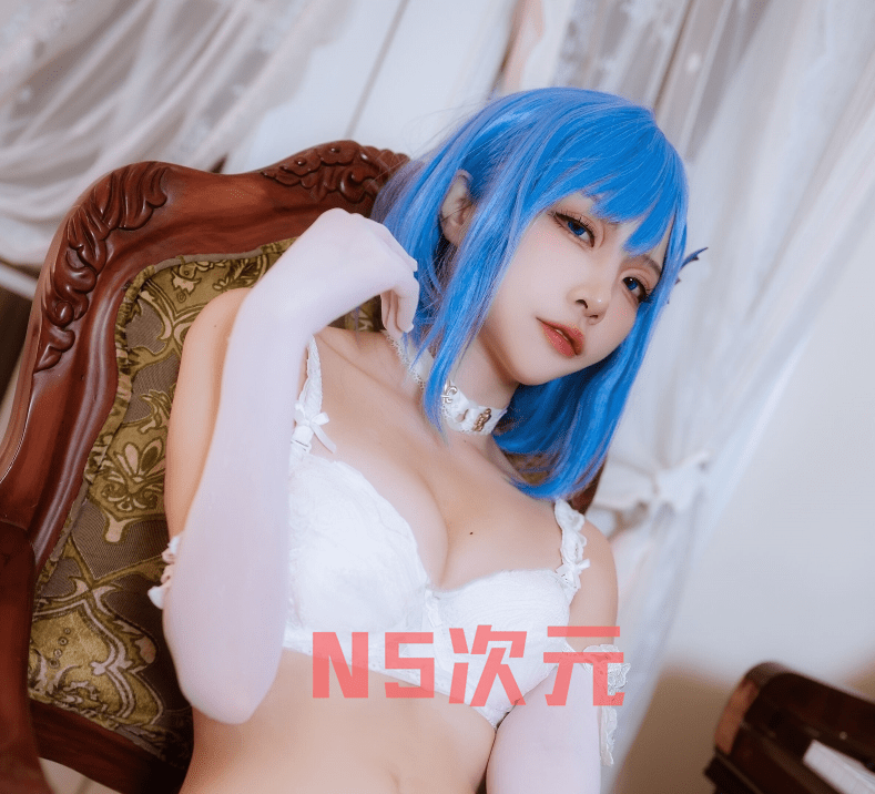 二佐Nisa再现碧蓝航线恰巴耶夫礼服之美-1 二佐Nisa再现碧蓝航线恰巴耶夫礼服之美-1