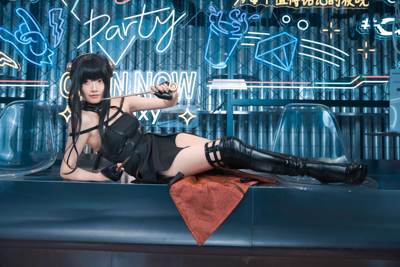 《间谍×过家家》荆棘公主约尔COS真人图 (CN：梁月曦Luna)-17