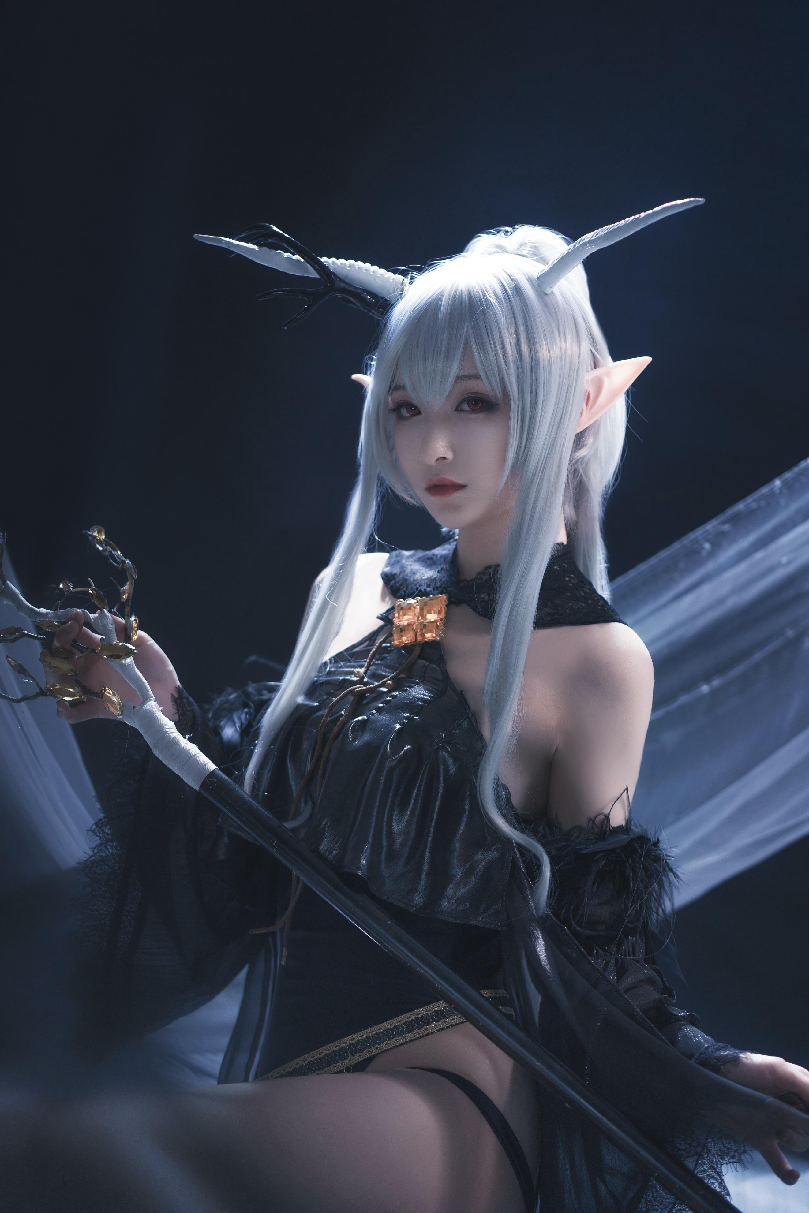 铁板烧鬼舞w明日方舟闪灵COS图-1