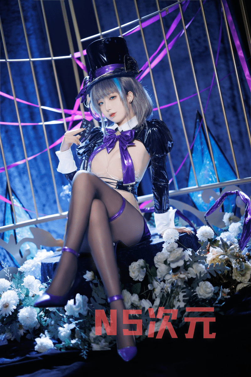 《封疆疆V化身魔术师的华丽登场，服装太靓眼了！》-1