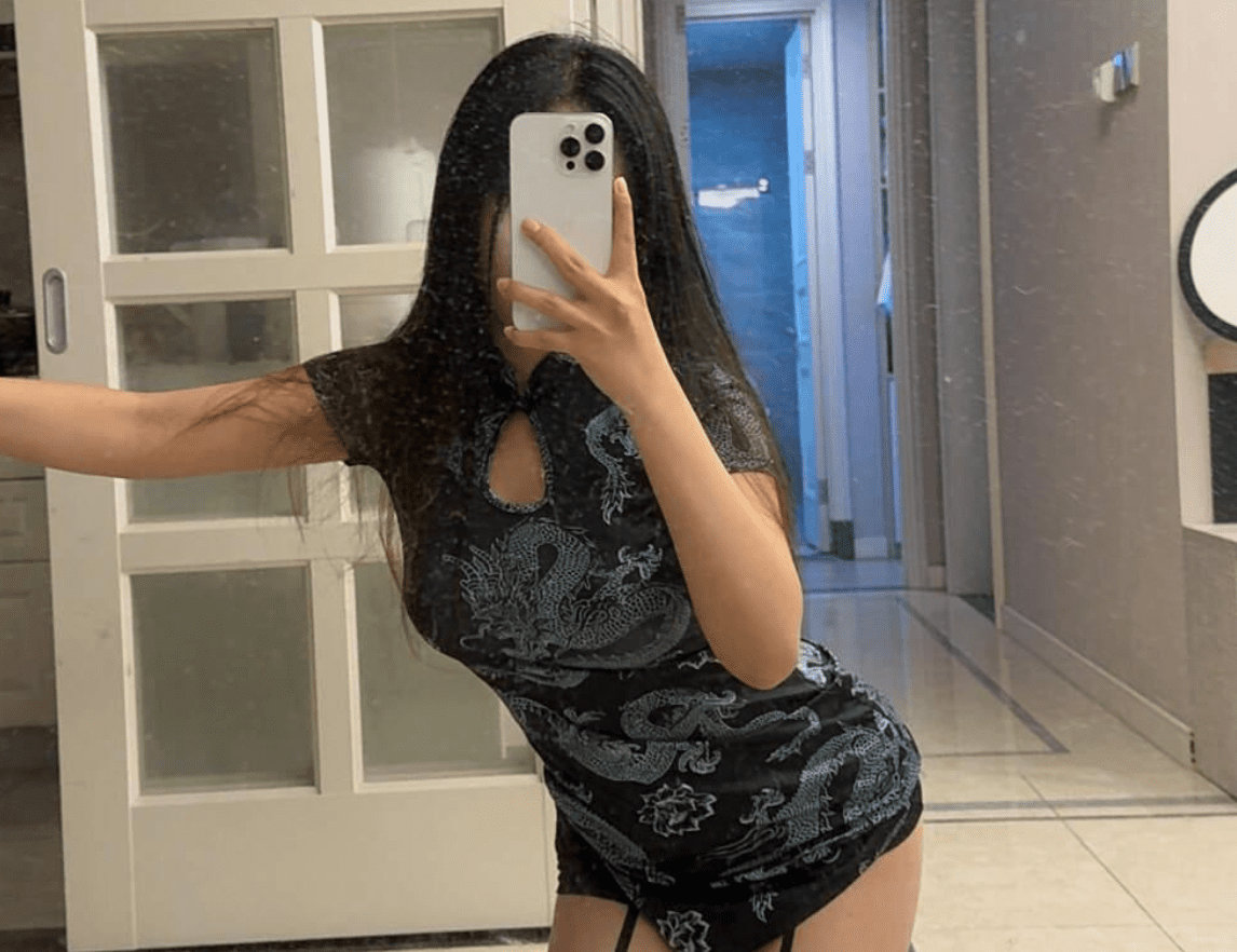 姜糖糖个人介绍,吊带黑~丝美腿福利写真图片-1 姜糖糖个人介绍,吊带黑~丝美腿福利写真图片-1