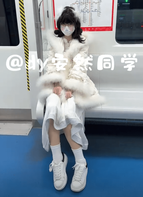 抖音安然同学：青春活力的代表水星包-2