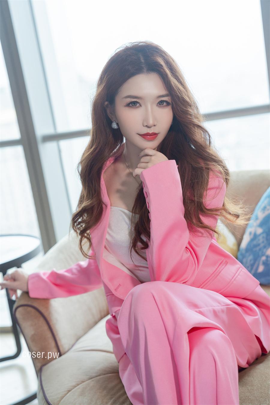 心灵之旅,与女上司一起出差的意外发现-1 心灵之旅,与女上司一起出差的意外发现-1