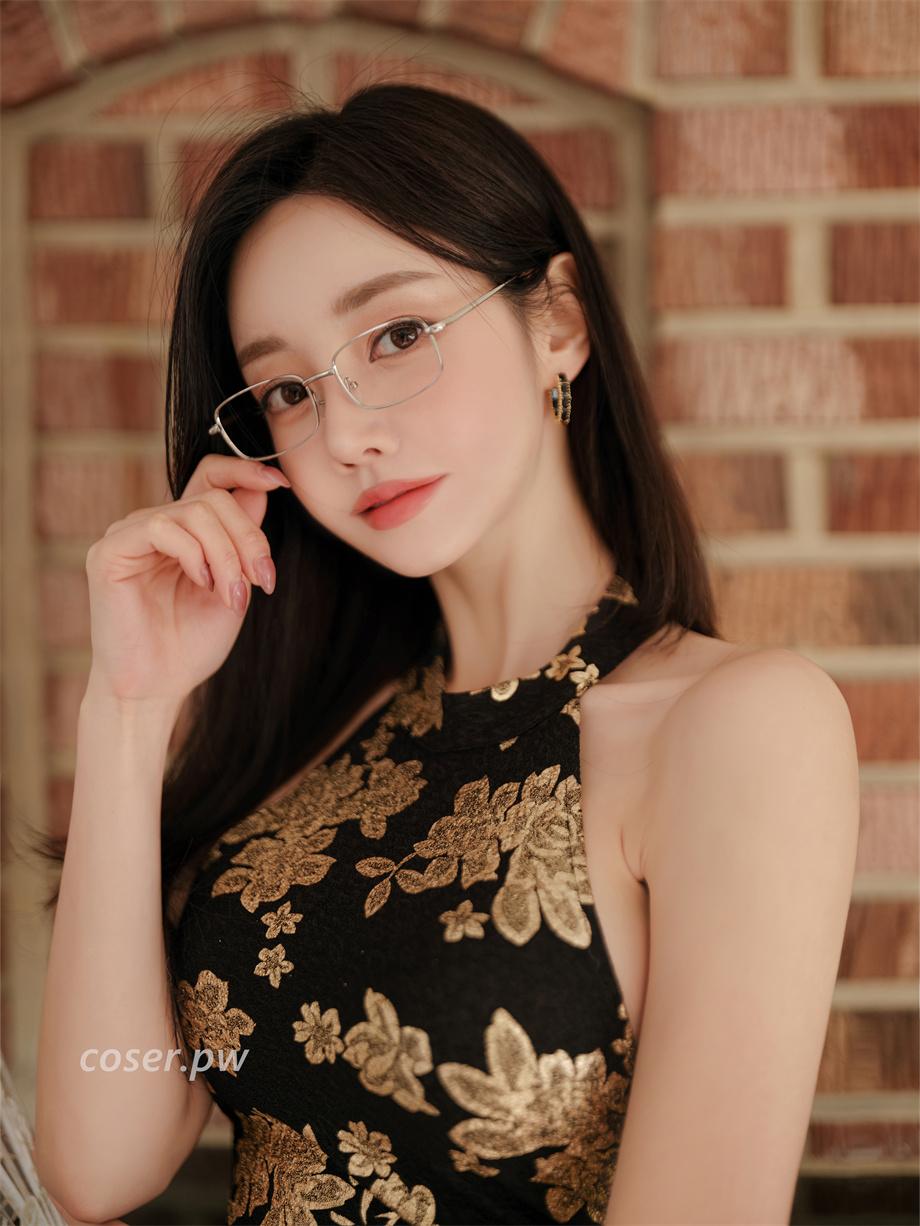 孙允珠2025春季定拍 秋萧弦月茉莉金箔缎黑旗袍裙-2