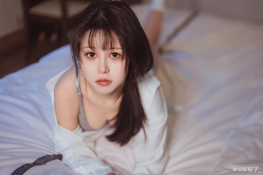 晕崽zz（柳郁子）风格百变 有国风汉服的“宝匣”称号-1