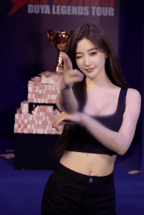 抖音李书欣个人简介，优雅又迷人，诠释都市时尚-4