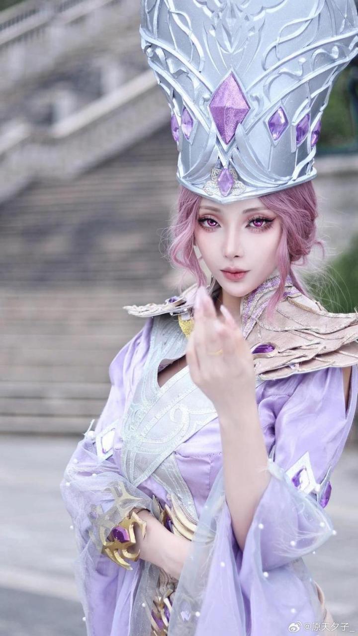 原天夕子变身陈小喵,cos图包中的精美套装令人流连忘返 原天夕子变身陈小喵,cos图包中的精美套装令人流连忘返