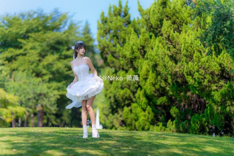 Neko薇薇早期合集分享,舞动红唇诠释时尚之美 Neko薇薇早期合集分享,舞动红唇诠释时尚之美