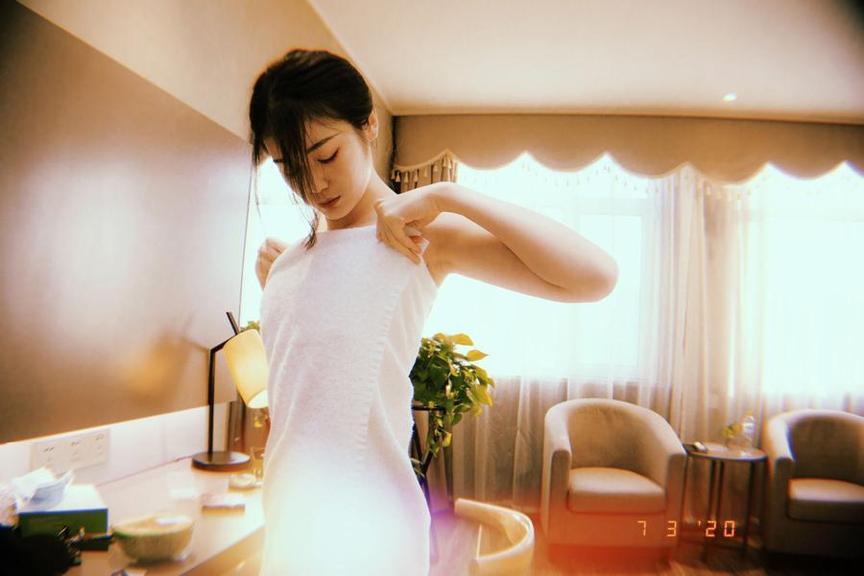 一米八的大梨子cos美图:让你欲罢不能的光芒 一米八的大梨子cos美图:让你欲罢不能的光芒