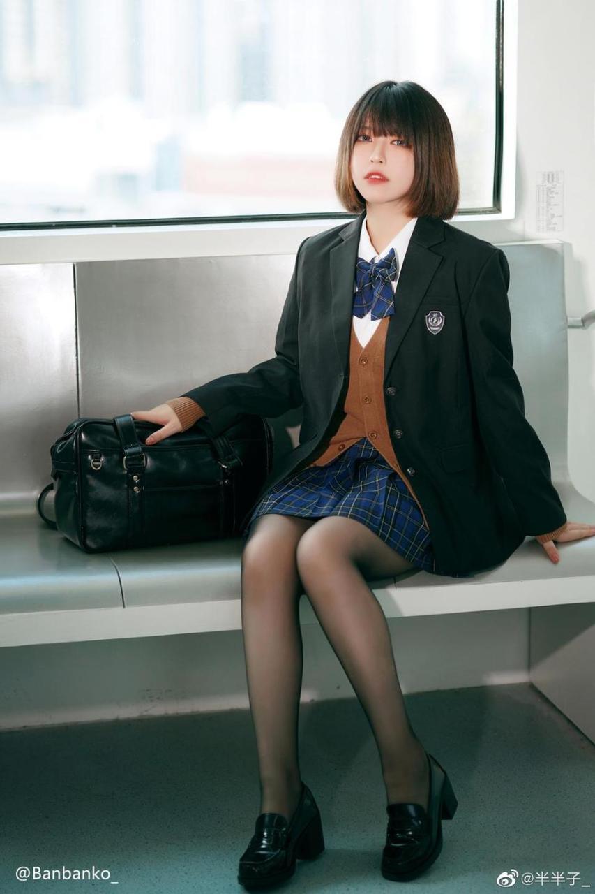 半半子赤红的美图集,越看越觉得她就是那个角色本人 半半子赤红的美图集,越看越觉得她就是那个角色本人
