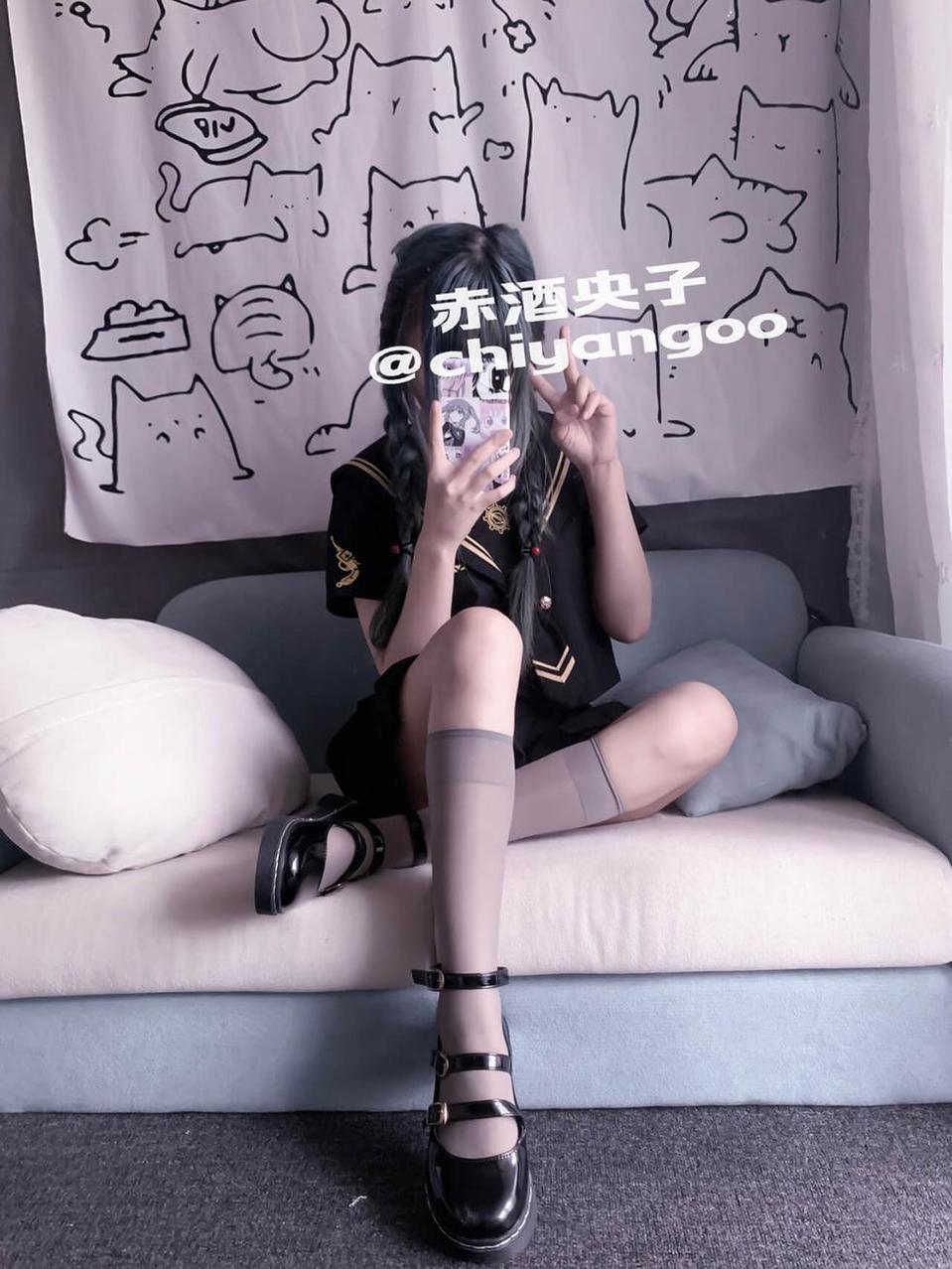 赤酒央子旗袍,美艳动人的经典之作 赤酒央子旗袍,美艳动人的经典之作