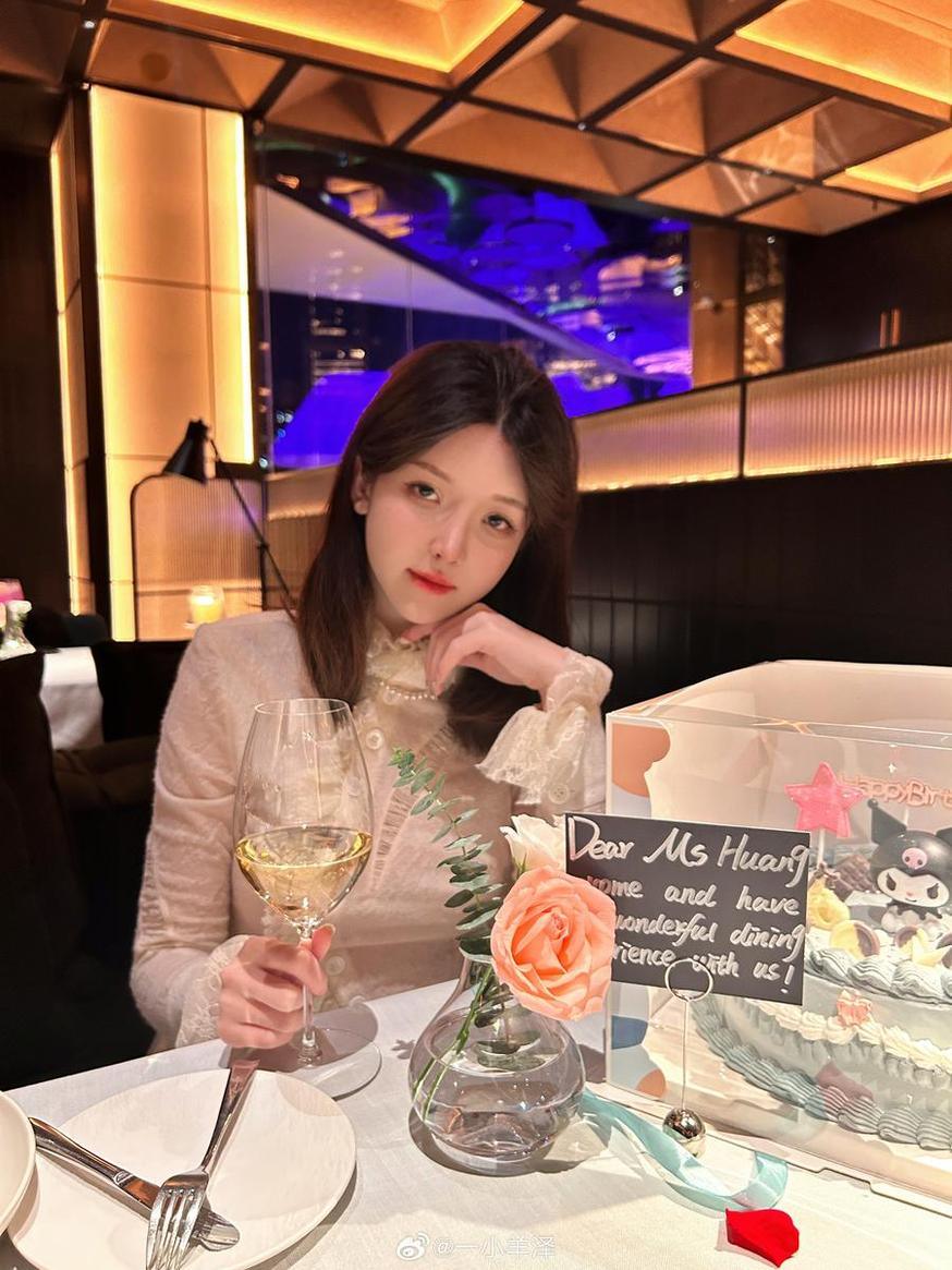 一小央泽cos白俢女:精心选择的合集,满足你对美的追求 一小央泽cos白俢女:精心选择的合集,满足你对美的追求