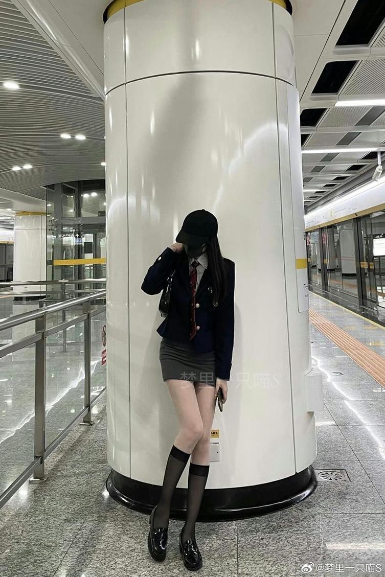 梦里一只喵顶级——一套超美的图片合集。 梦里一只喵顶级——一套超美的图片合集。
